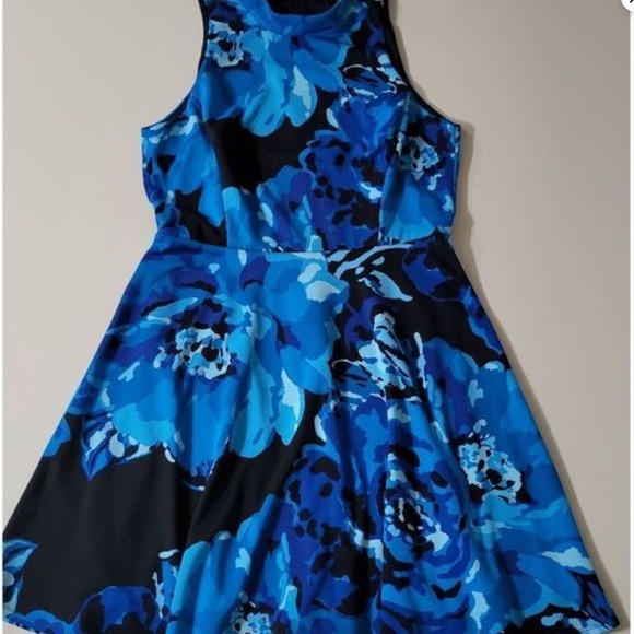 Beautiful dress - White House Black Market - Picture 3 of 5